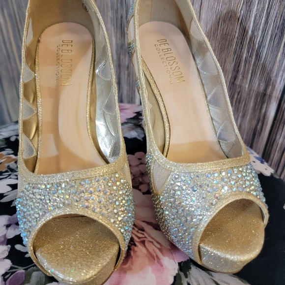 Champagne Gold Peeptoe HEELS - Picture 4 of 11